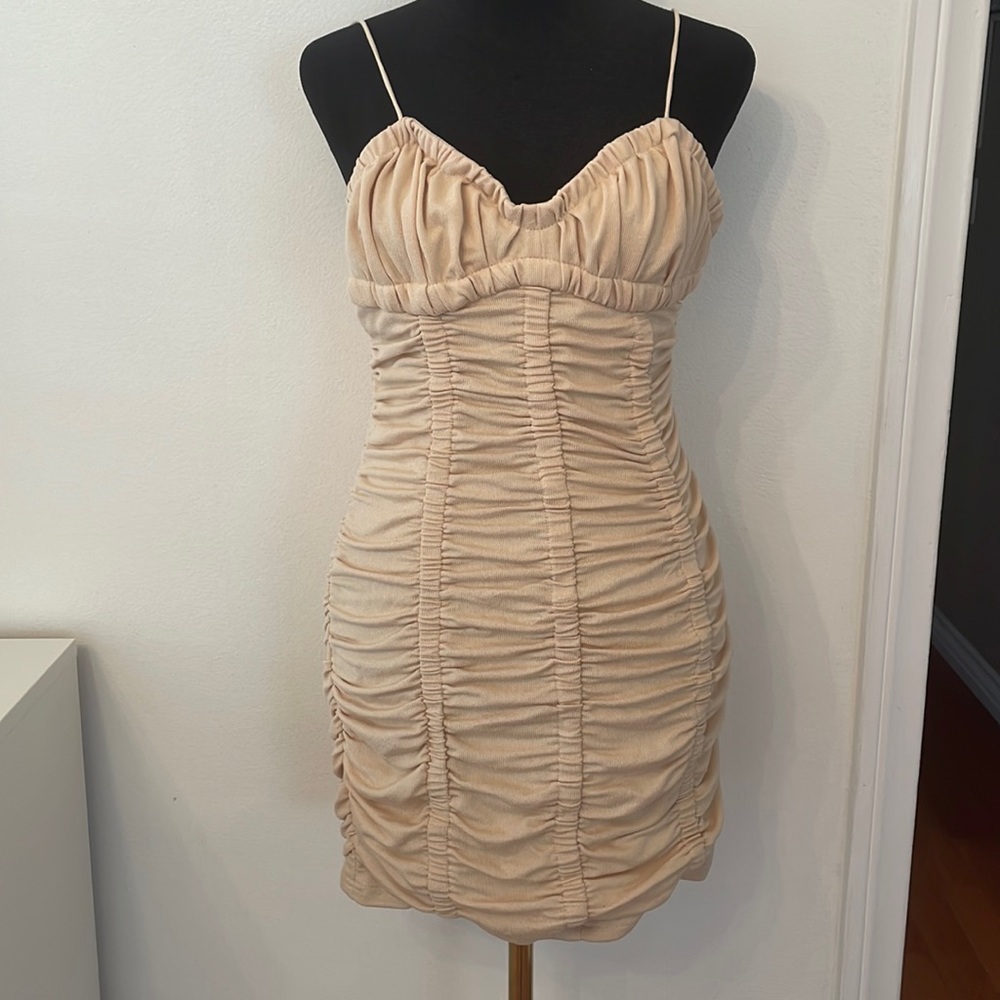 Adorable Shein dress. Has ruching all over with spaghetti straps. Sz-L.